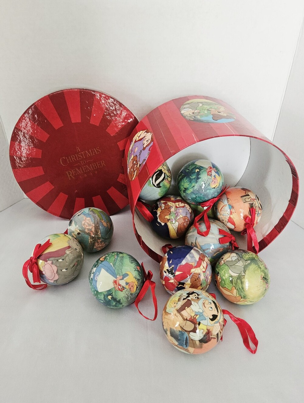 Vintage Disney A Christmas to Remember 1999 12 Pc Ball Ornament Set with Box